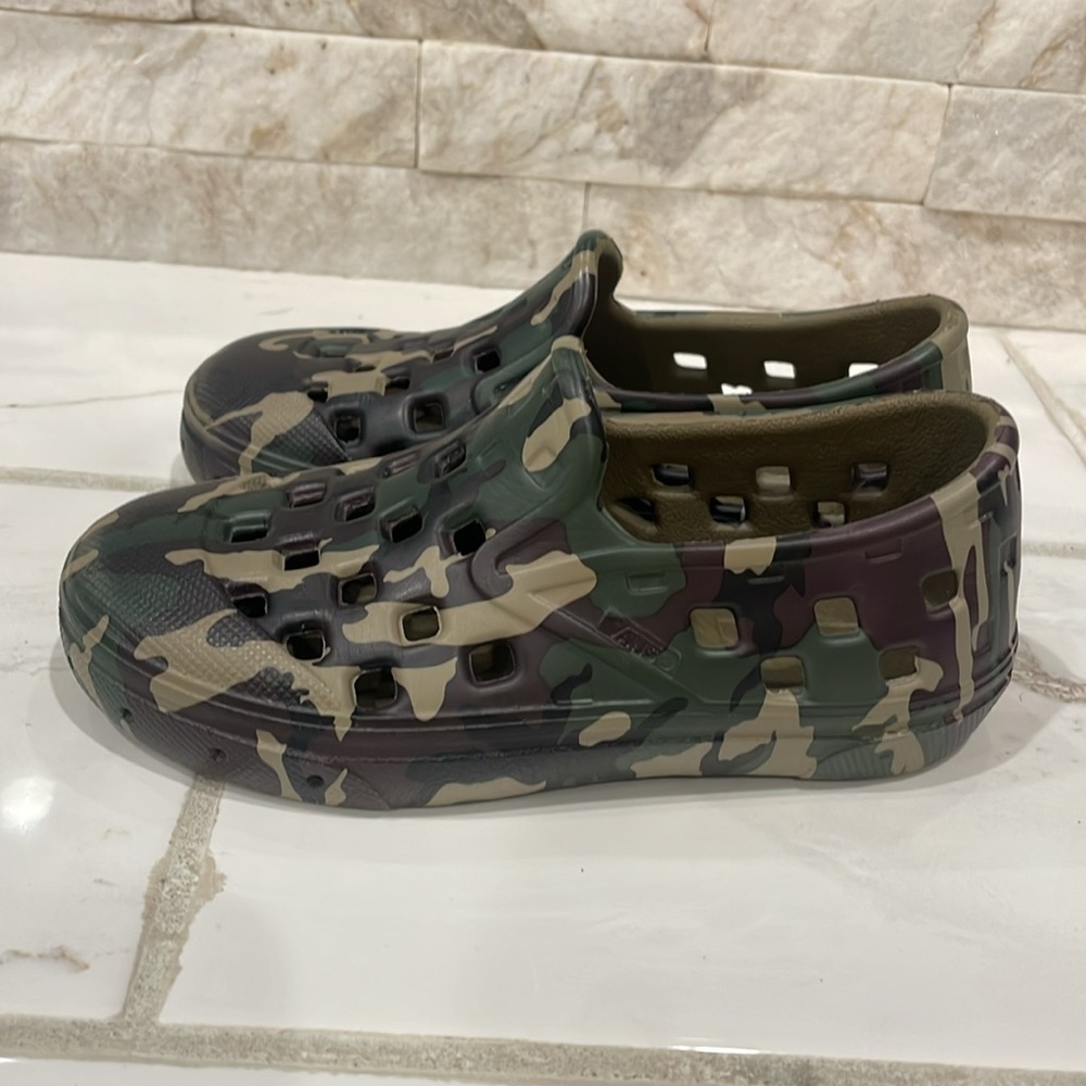 Van’s Toddler Slip-on TRK Camo water shoes